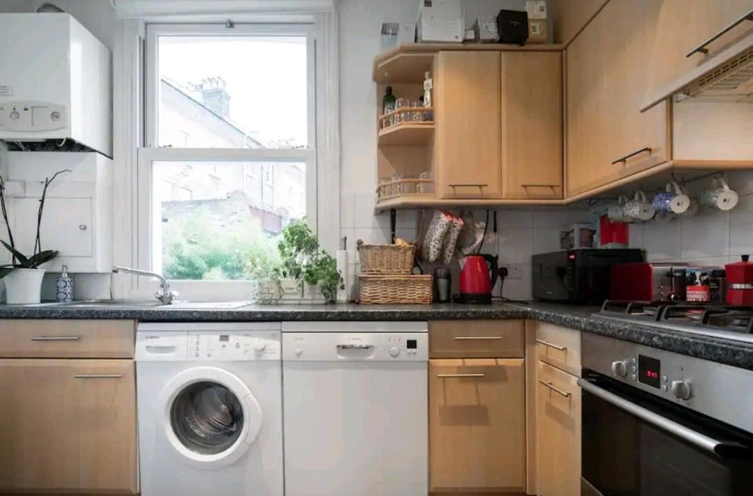 Stylish Room With Private Bath & Terrace In Super Central Clapham Junction Minutes From Victoria, Waterloo Лондон Екстер'єр фото