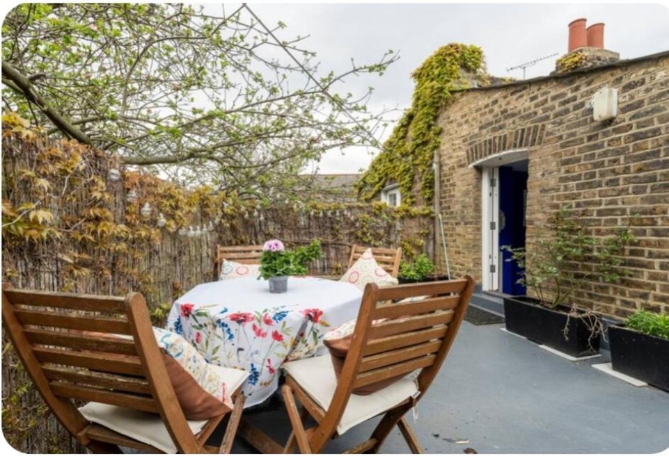 Stylish Room With Private Bath & Terrace In Super Central Clapham Junction Minutes From Victoria, Waterloo Лондон Екстер'єр фото